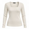 Maglia in costina con scollo quadrato